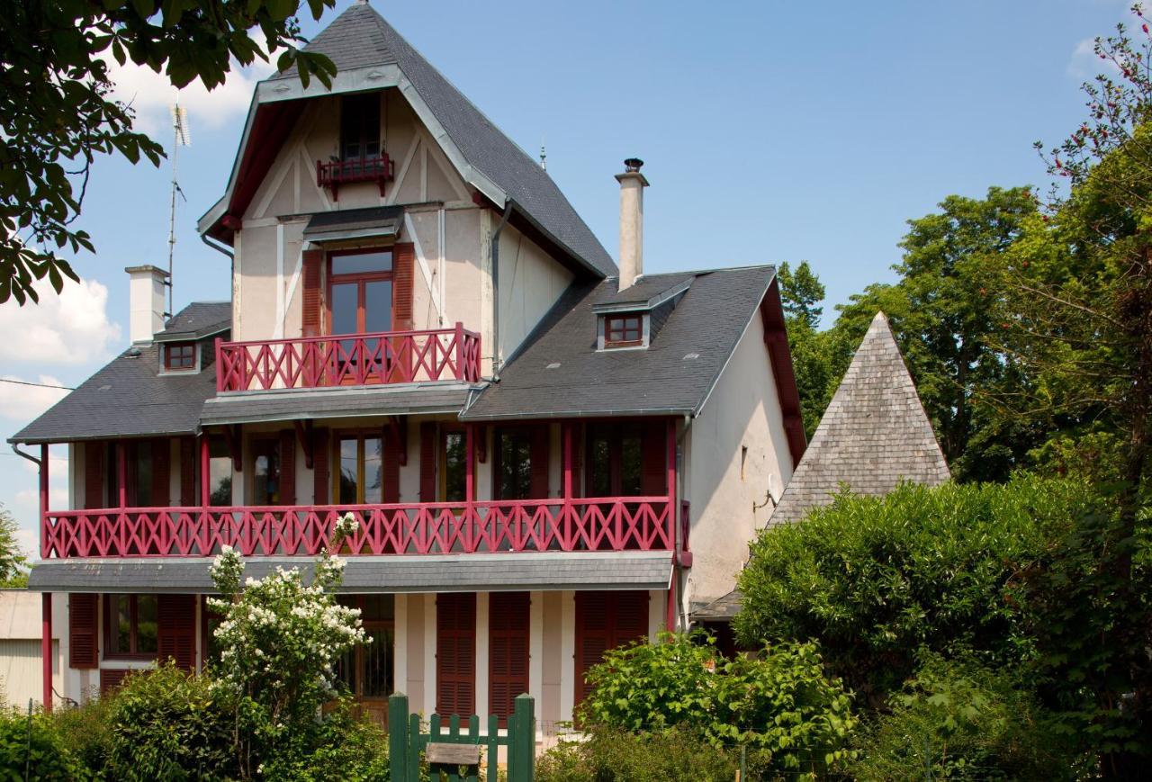 Hotel Le Monde De Charlie Bellerive-sur-Allier Exteriér fotografie