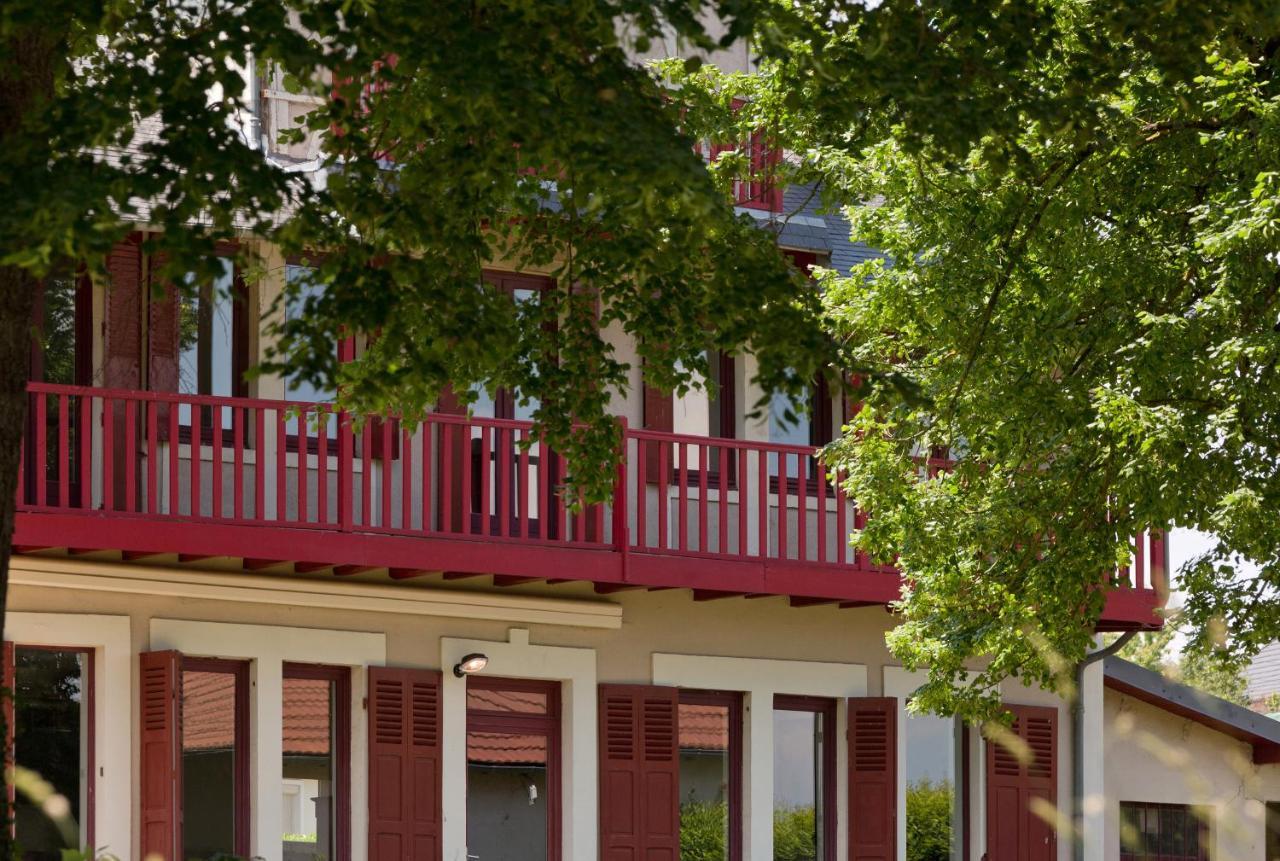 Hotel Le Monde De Charlie Bellerive-sur-Allier Exteriér fotografie